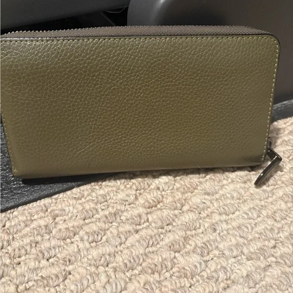 Coach Green Leather Zip Wallet - Picture 2 of 4